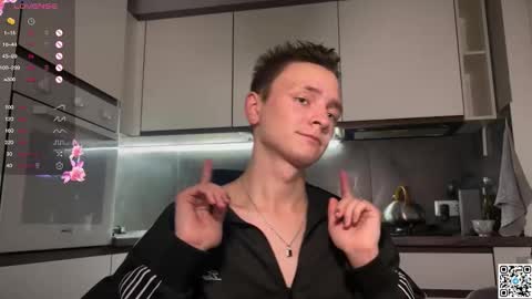 Snapshot of logan_mett chatting on 13, 10, 2025 Logan online show from 13, 10, 2025