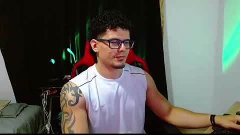 Snapshot of loganandrwz chatting on 19, 2, 2026 Loganandrwz online show from 19, 2, 2026