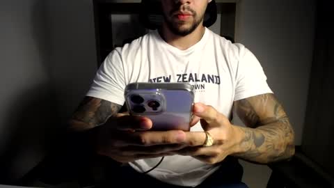 Snapshot of loganhod chatting on 25, 7, 2026 Logan Wolfp online show from 25, 7, 2026