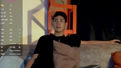 Snapshot of logantwink18 chatting on 6, 2, 2026 logantwink18 online show from 6, 2, 2026