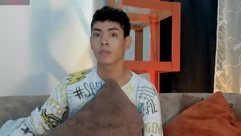 Snapshot of logantwink18 chatting on 7, 2, 2026 logantwink18 online show from 7, 2, 2026