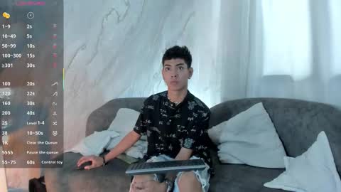 Snapshot of logantwink18 chatting on 22, 2, 2026 logantwink18 online show from 22, 2, 2026