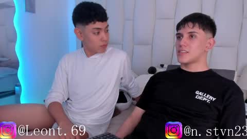 logantwink18 online show from 14, 4, 2026