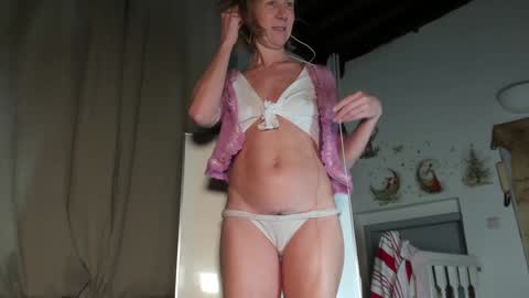 lola_belgium online show from 30, 1, 2025