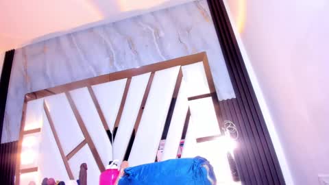 Lola online show from 10, 9, 2025