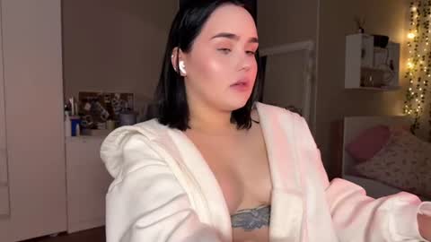 Snapshot of lola_razee chatting on 2, 7, 2026 lola_razee online show from 2, 7, 2026