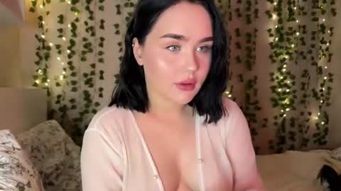 Snapshot of lola_razee chatting on 18, 7, 2026 lola_razee online show from 18, 7, 2026