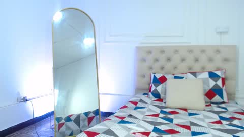 Snapshot of lola_red956680 chatting on 18, 12, 2025 lola red online show from 18, 12, 2025