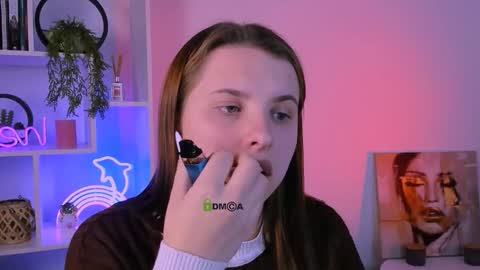 Snapshot of lola_swon chatting on 8, 10, 2025 Lola online show from 8, 10, 2025