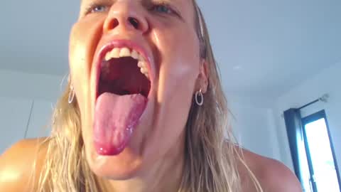 Snapshot of lolaaelita chatting on 26, 4, 2026 Lola online show from 26, 4, 2026