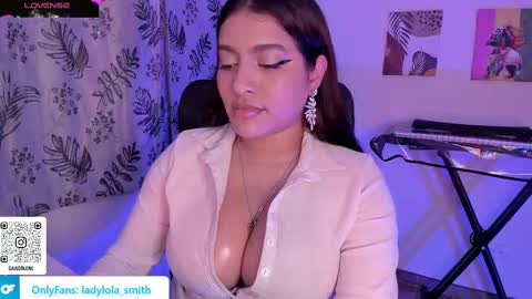 lolaasmith_21 online show from 7, 3, 2025