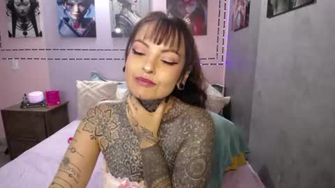 Snapshot of lolabrouse__ chatting on 21, 7, 2026 Lola online show from 21, 7, 2026