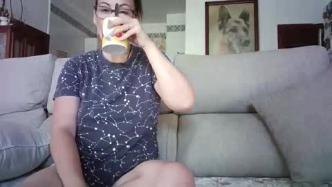Snapshot of lolahueso chatting on 9, 6, 2026 LOLA HUESO y ERIC online show from 9, 6, 2026