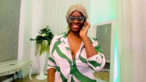 lola online show from 19, 11, 2025