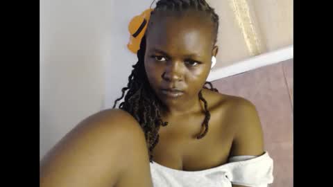 lolamia7 online show from 3, 12, 2025