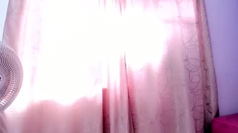 Snapshot of lolasweett_ chatting on 22, 11, 2025 lolasweett_ online show from 22, 11, 2025