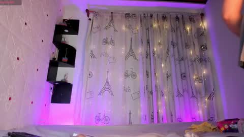 Snapshot of lolaxxxperiience chatting on 4, 2, 2026 Lola online show from 4, 2, 2026