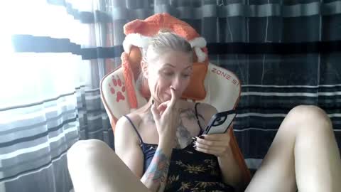 Snapshot of lollifox_1 chatting on 20, 5, 2026 Lisa online show from 20, 5, 2026