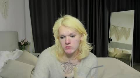 lollita online show from 19, 4, 2026