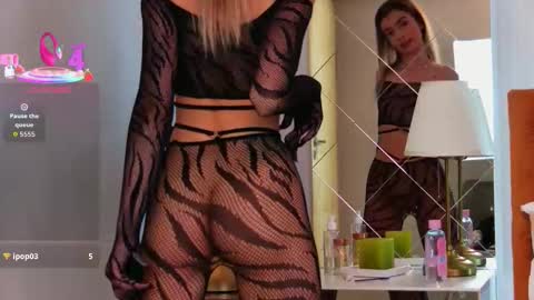 Lolly. online show from 13, 12, 2025