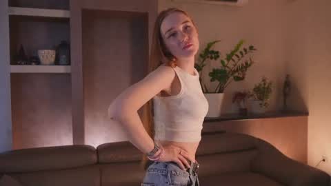 Snapshot of lonabirdon chatting on 11, 6, 2026 Mary online show from 11, 6, 2026