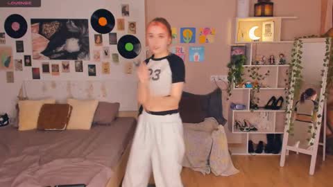 Lona online show from 11, 2, 2026