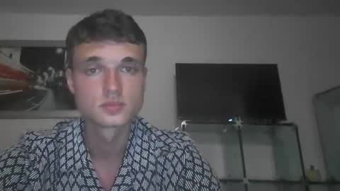 Snapshot of london_tomy chatting on 20, 11, 2025 london_tomy online show from 20, 11, 2025