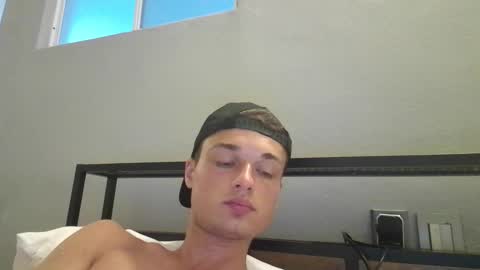 Snapshot of london_tomy chatting on 25, 11, 2025 london_tomy online show from 25, 11, 2025