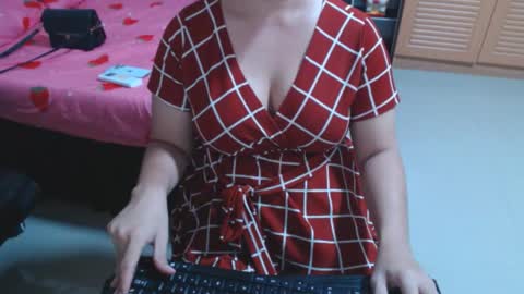 Snapshot of longasiansausage chatting on 17, 10, 2025 TOPwithEXTRABiG online show from 17, 10, 2025