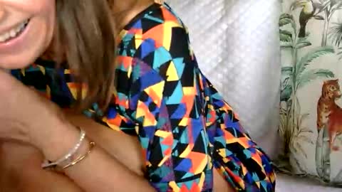 Snapshot of longlegstammy chatting on 15, 10, 2025 Cutenurse91 online show from 15, 10, 2025