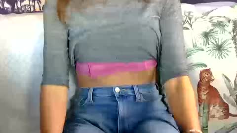 Snapshot of longlegstammy chatting on 19, 10, 2025 Cutenurse91 online show from 19, 10, 2025