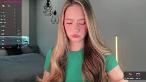 Snapshot of longoriaeva chatting on 22, 12, 2025 Eva online show from 22, 12, 2025