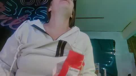 Snapshot of lononcashmere69 chatting on 17, 12, 2024 Londoncashmere69 online show from 17, 12, 2024