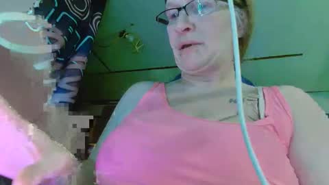 Snapshot of lononcashmere69 chatting on 9, 2, 2025 Londoncashmere69 online show from 9, 2, 2025