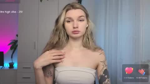 Snapshot of lookluna chatting on 5, 5, 2026 Luna online show from 5, 5, 2026