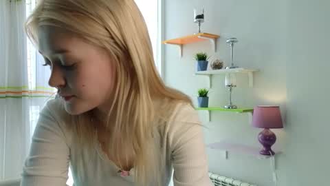 Lora online show from 28, 2, 2026