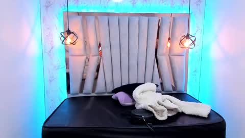 lorem_adams online show from 25, 2, 2025