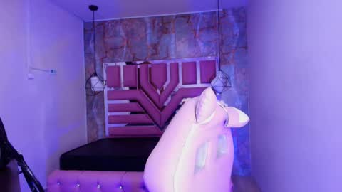 lorem_adams online show from 10, 9, 2025