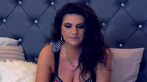 Snapshot of lorennemays chatting on 9, 11, 2025 Lorenne Mays online show from 9, 11, 2025