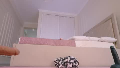 Leyla  online show from 10, 9, 2025