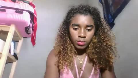 Snapshot of louane98 chatting on 8, 2, 2026 louane98 online show from 8, 2, 2026