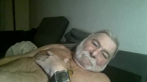 louis_chokdee online show from 6, 1, 2025