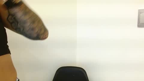 Snapshot of louis_k chatting on 5, 11, 2025 Louis K online show from 5, 11, 2025