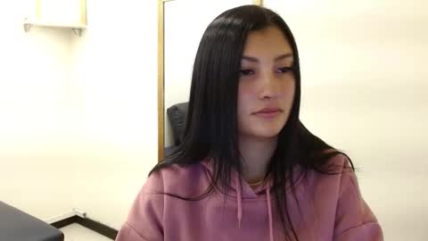 Snapshot of louis_k chatting on 8, 11, 2025 Louis K online show from 8, 11, 2025