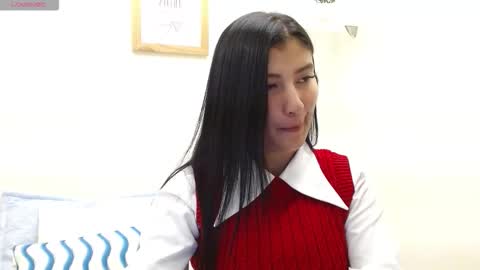 Snapshot of louis_k chatting on 21, 11, 2025 Louis K online show from 21, 11, 2025