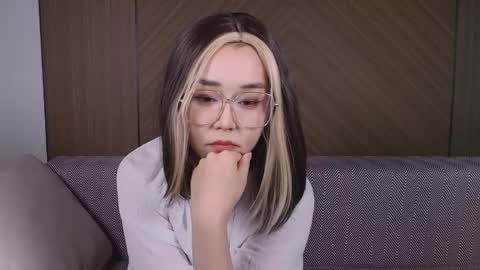 Snapshot of louisakim_ chatting on 26, 5, 2026 Kim online show from 26, 5, 2026