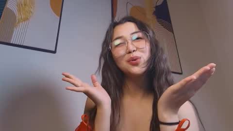 Snapshot of louisakim_ chatting on 27, 5, 2026 Kim online show from 27, 5, 2026