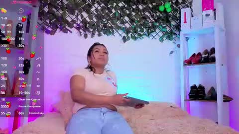 Snapshot of louise_nails chatting on 30, 6, 2026 LouIse online show from 30, 6, 2026