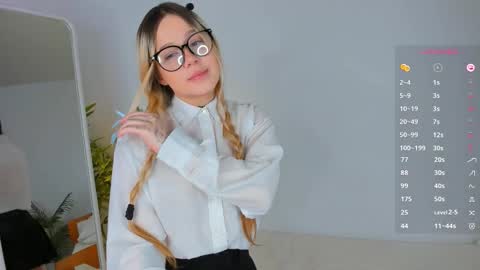 Snapshot of love_audirs6 chatting on 21, 12, 2025 Eva online show from 21, 12, 2025