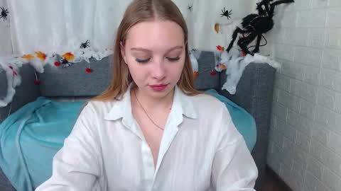love bella  online show from 22, 10, 2025